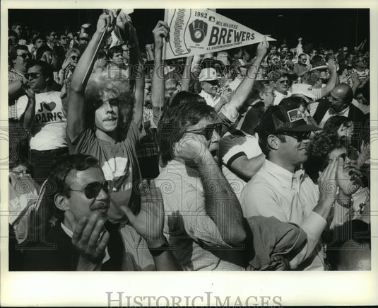 1982 Press Photo The national media loved the Brewers' fans. - mjt10307- Historic Images