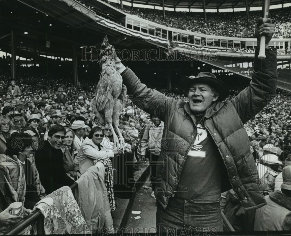 1982 Press Photo Milwaukee Brewers World Series, fan, Roy Halm - mjt10332- Historic Images