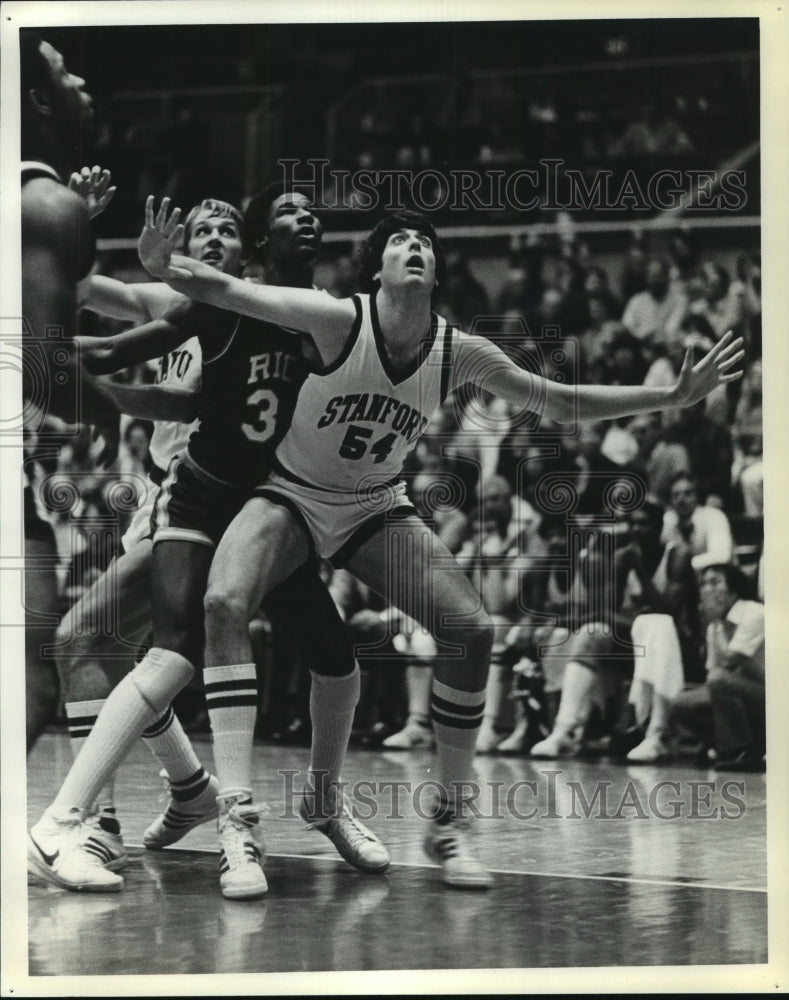 1982 Press Photo Basketball player David Nussbaum plays at the Stanford Center- Historic Images