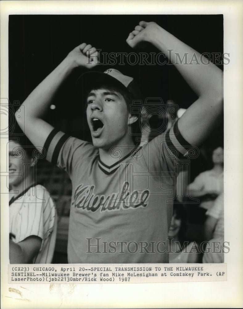 1987 Press Photo Milwaukee Brewers&#39; fan Mike McLenighan at Comiskey Park- Historic Images