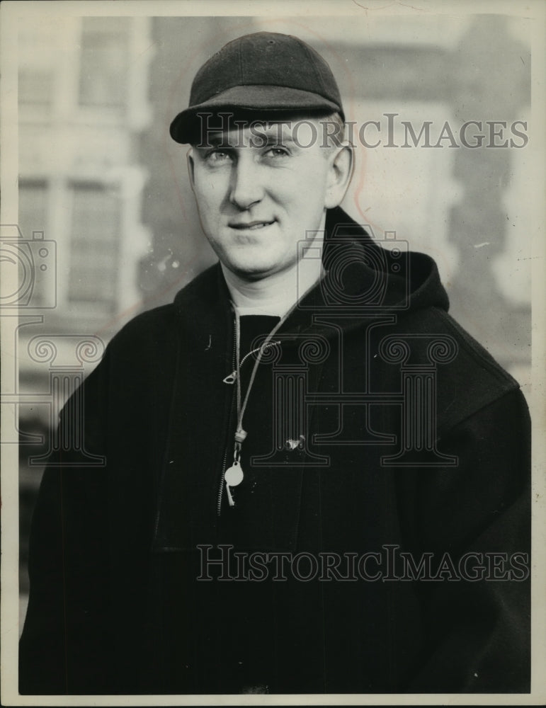 1938 Press Photo Newly appointed coach Bernie Heselton at Lawrence College- Historic Images