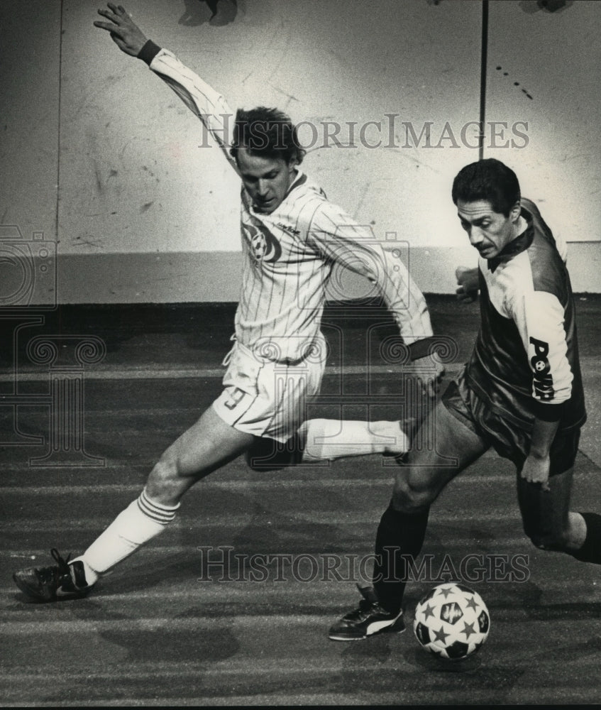 1989 Press Photo Milwaukee Wave plays against Chicago Power at Bradley Center.- Historic Images