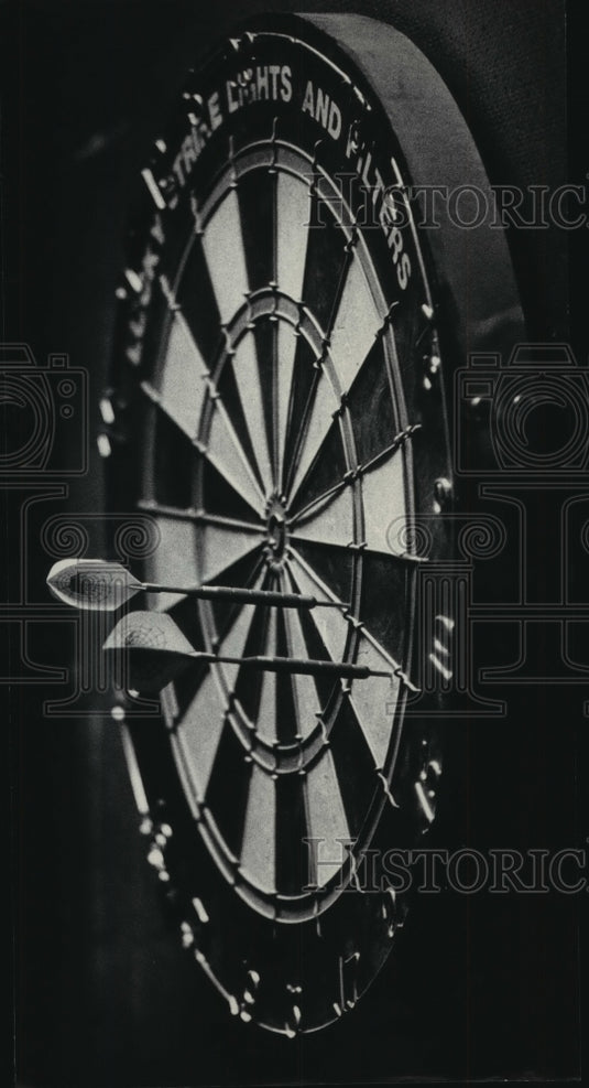 1984 Press Photo The dart board at the "Lucky Lights Milwaukee Dart Classic"- Historic Images