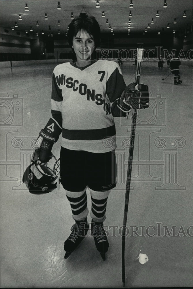 1983 Press Photo Robin Richter Plays Wing for the Cougars Hockey Team- Historic Images