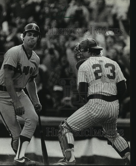 1982 Press Photo Angel's Bob Boone after miss against Brewers, County Stadium- Historic Images