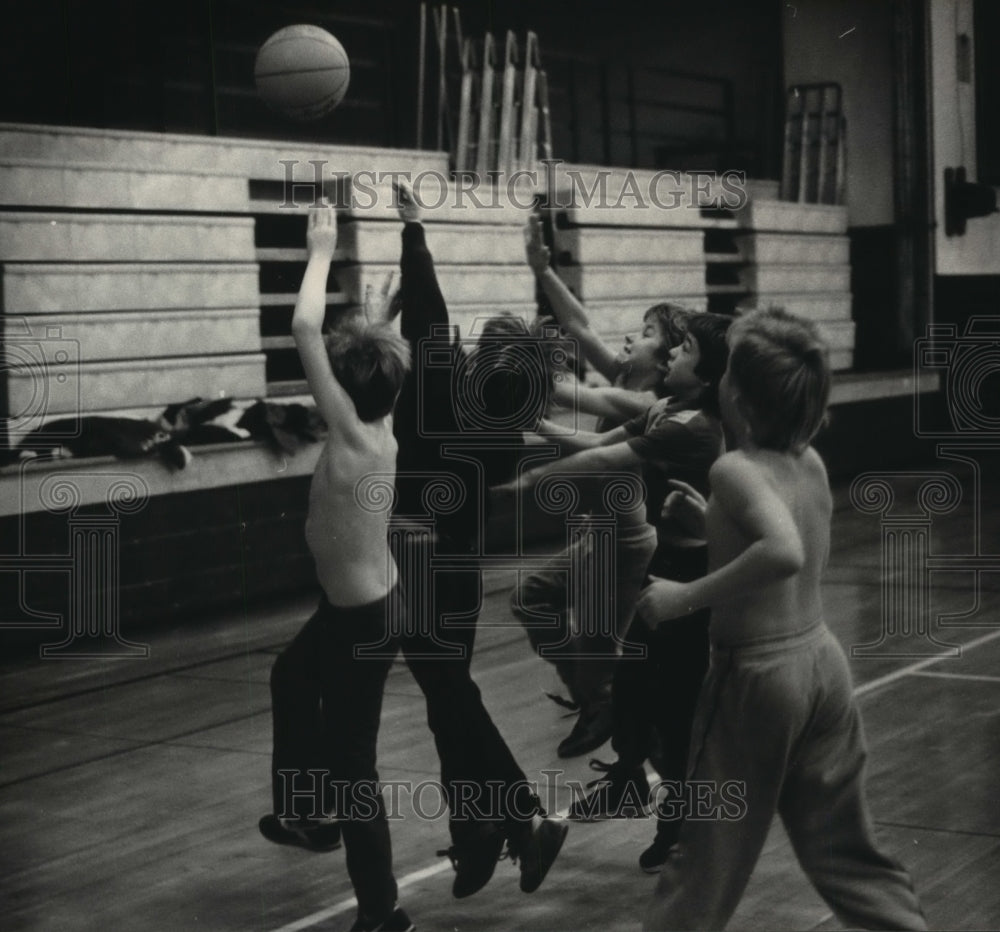 1986 Press Photo Gale-Ettrick-Trempealeau students coached by Scott Rindahl- Historic Images