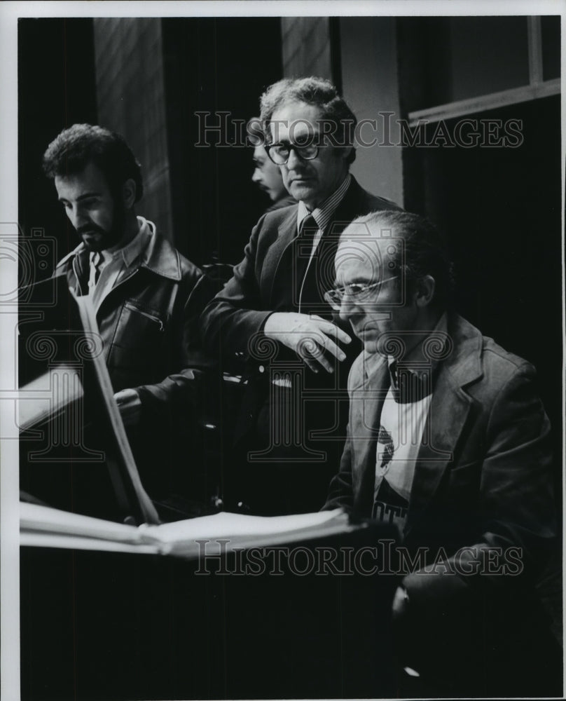 1976 Press Photo Pianist Edmund Assaly (R) plays for composer Gian Carlo Menotti- Historic Images