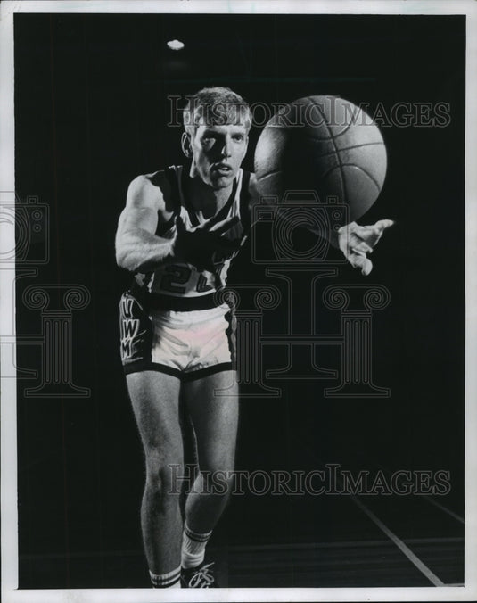 1969 Press Photo University of Wisconsin-Madison Basketball star Dexter Riesch- Historic Images
