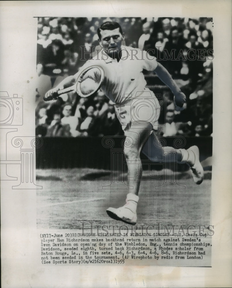 1955 Press Photo Ham Richardson at Wimbledon, England tennis championships.- Historic Images