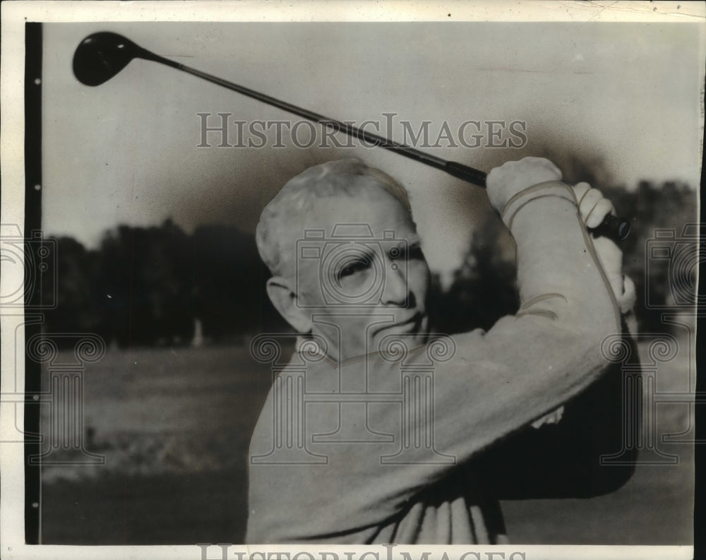 1939 Press Photo Clark Griffith, Washington Senators Old Fox golfing in Florida.- Historic Images