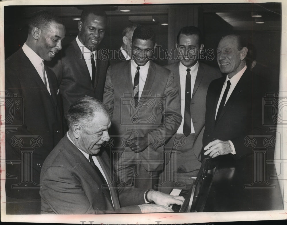 1966 Press Photo Charlie Grimm and others on a goodwill tour - mjt11515- Historic Images