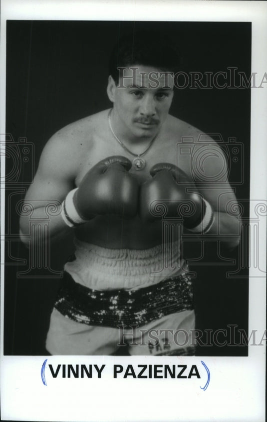 Press Photo Boxer Vinny Pazienza poses for photo - mjt11579- Historic Images