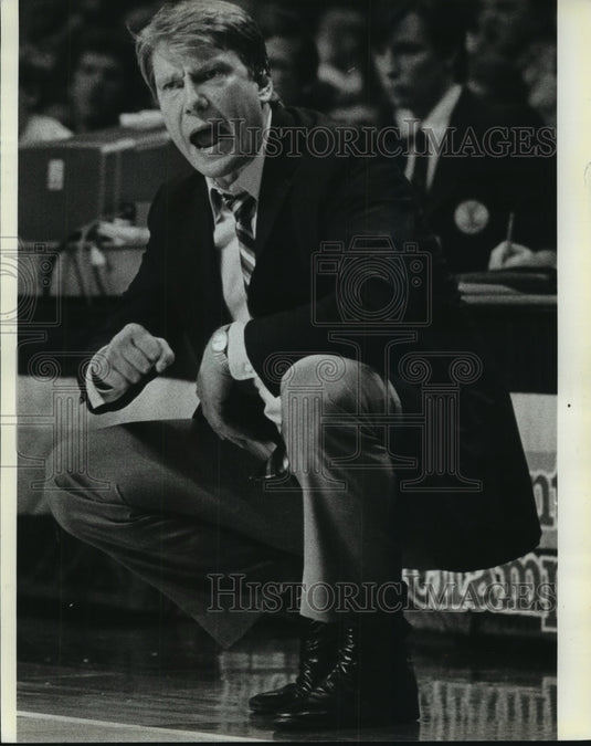 1983 Press Photo Milwaukee Bucks' Don Nelson-An emotional head coach- Historic Images