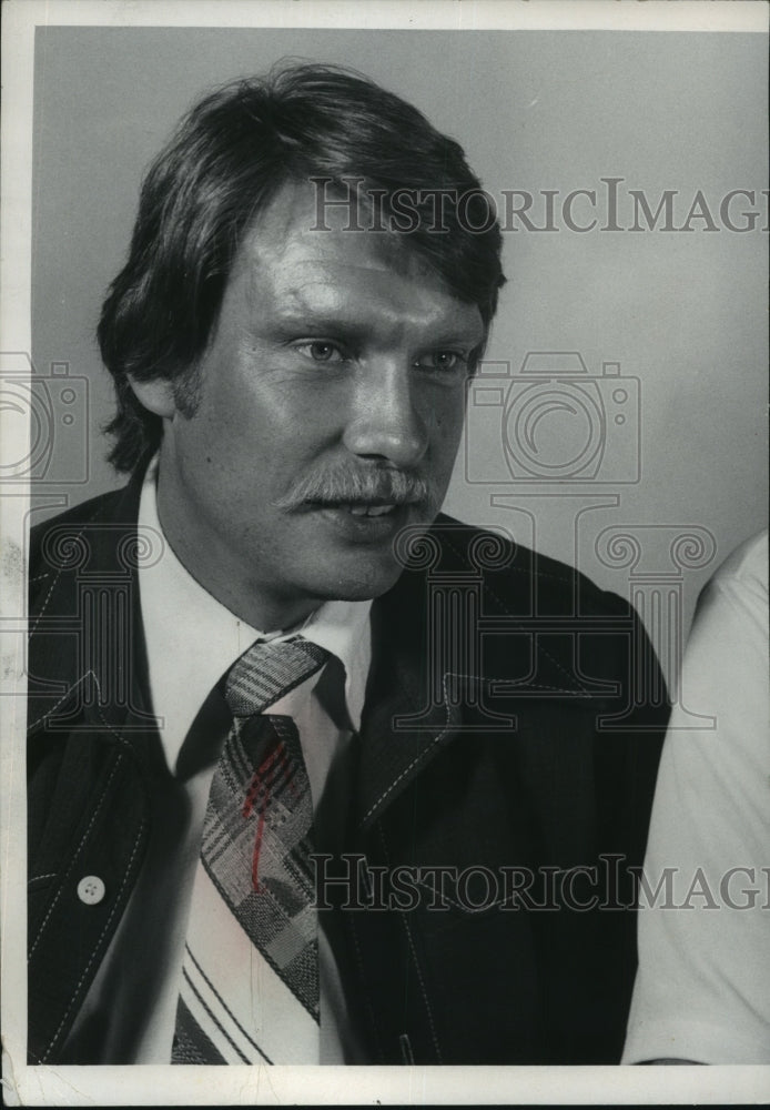 1976 Press Photo Don Nelson coach of Milwaukee Bucks. - mjt11619- Historic Images