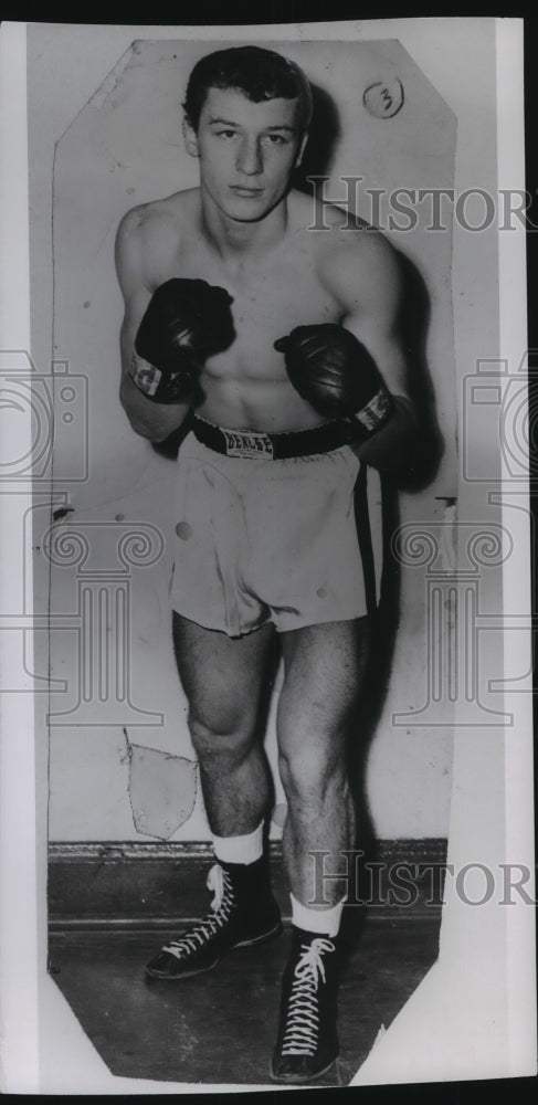 1962 Press Photo Milwaukee Boxer Paul Nicholas - mjt11652- Historic Images