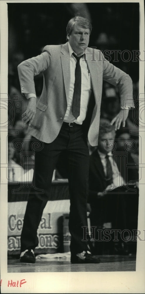 1990 Press Photo Former Milwaukee Bucks Coach Don Nelson - mjt11673- Historic Images