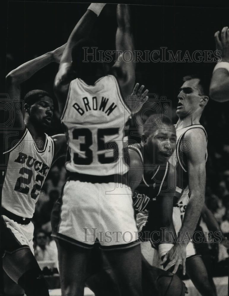 1989 Press Photo Milwaukee Bucks surround Detroit&#39;s Mark Aguirre in playoff game- Historic Images