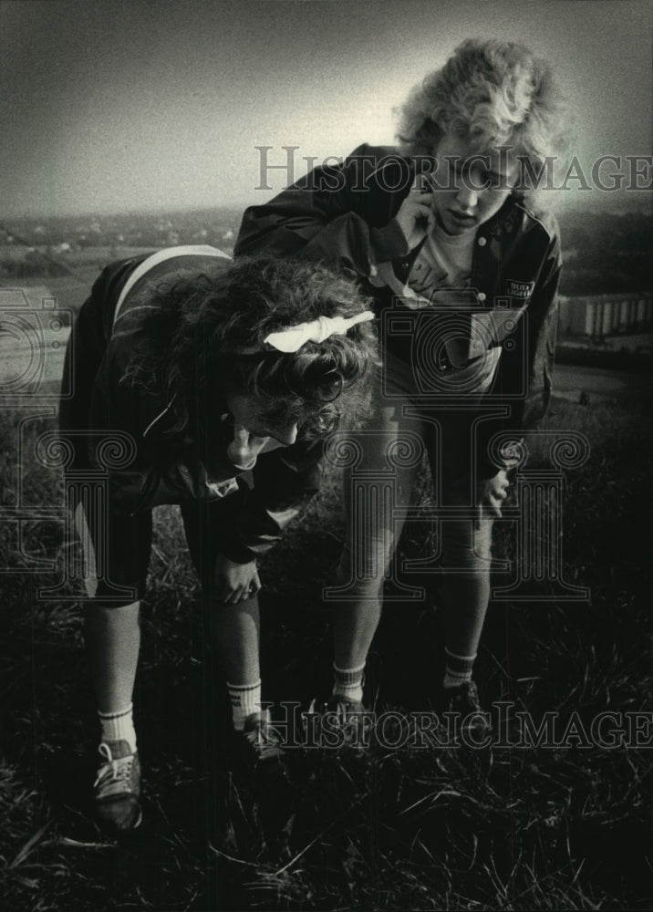 1987 Press Photo Speedskaters Michelle Kline &amp; Debbie Perkins train, Oconomowoc- Historic Images