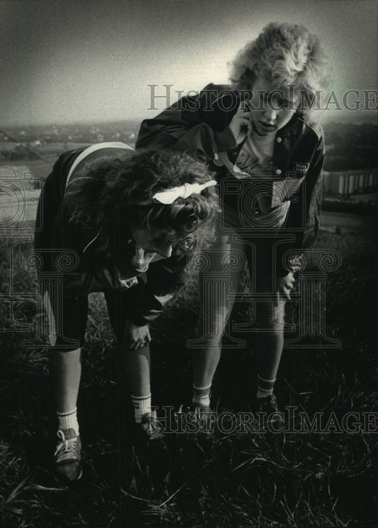 1987 Press Photo Speedskaters Michelle Kline & Debbie Perkins train, Oconomowoc- Historic Images