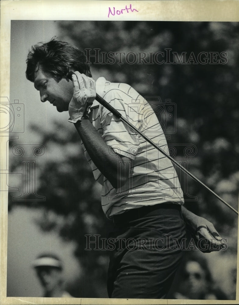 1982 Press Photo Andy North playing with an injured back. - mjt12246- Historic Images