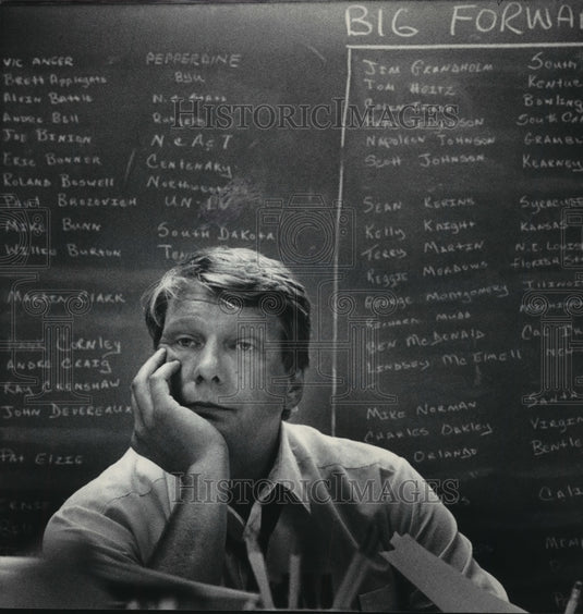 1984 Press Photo Don Nelson, Bucks Coach, looked tired and bored during draft.- Historic Images