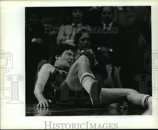 1983 Press Photo Sidney Moncrief & Bill Laimbeer Get in Fight, Milwaukee Bucks- Historic Images