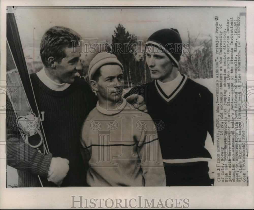 1963 Press Photo Ski jumping champ Dave Hicks with fellow champions in Michigan- Historic Images