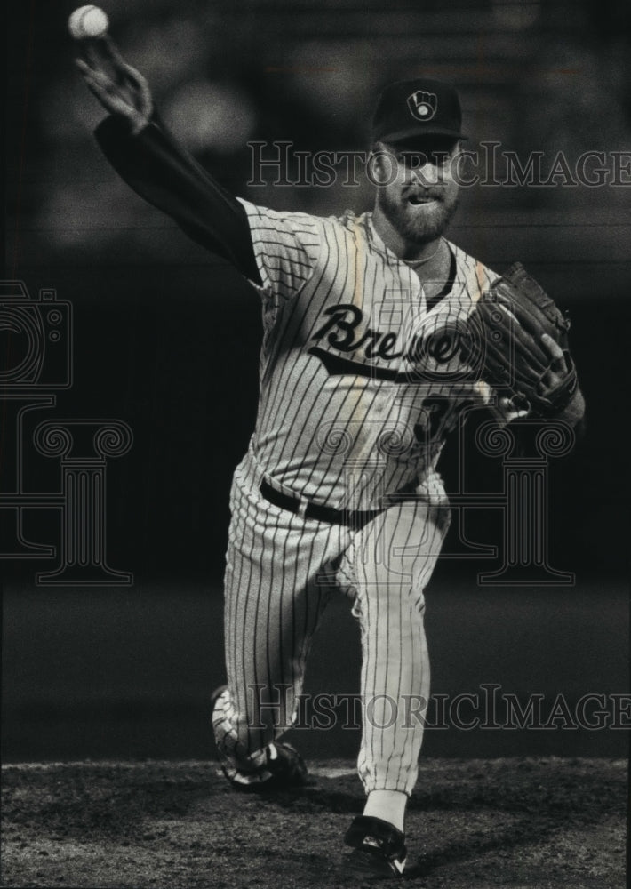 1990 Press Photo Milwaukee Brewers Right-Handed Baseball Pitcher Ron Robinson- Historic Images