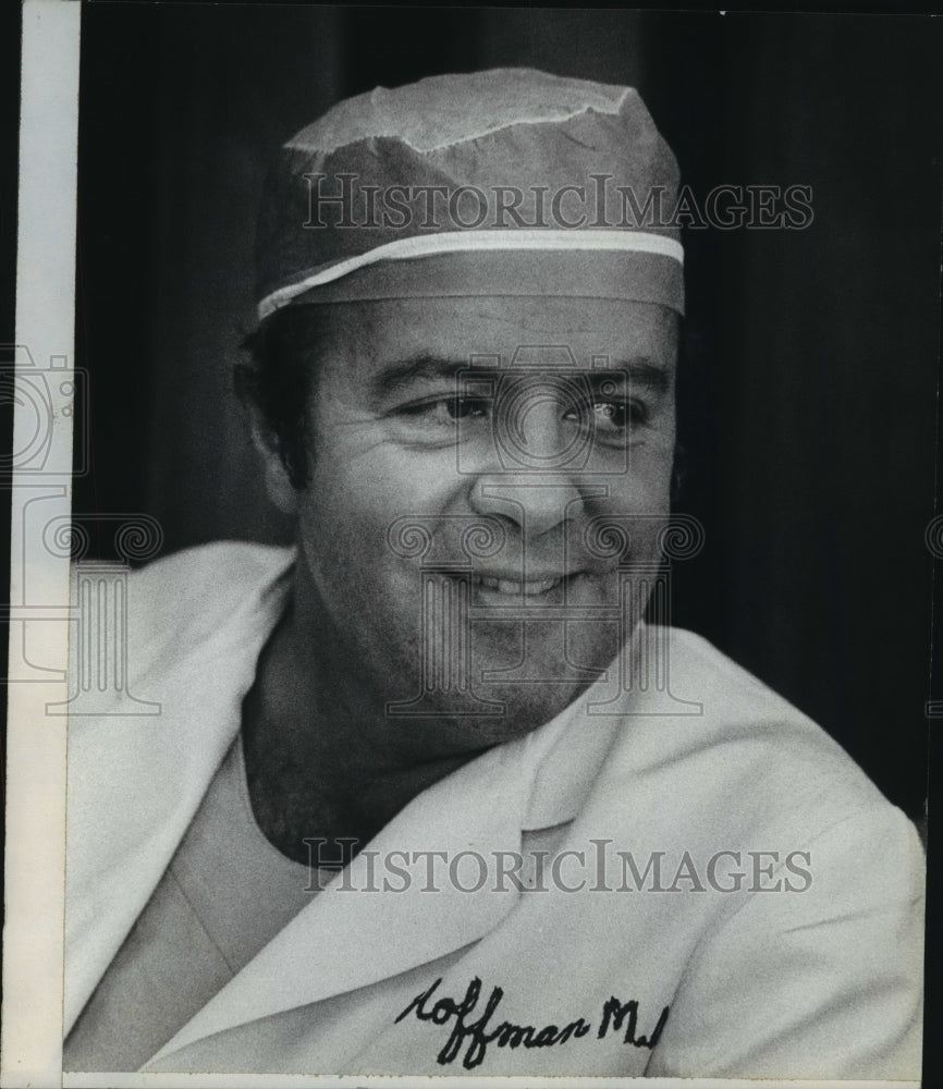 1983 Press Photo Chicago Blitz owner, Milwaukee heart surgeon, Dr. James Hoffman- Historic Images