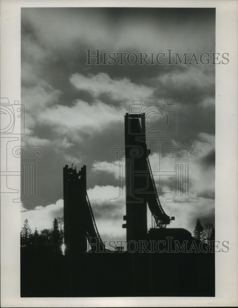 1980 Press Photo Two Ski Jump Towers At Winter Olympics In Lake Placid, New York- Historic Images