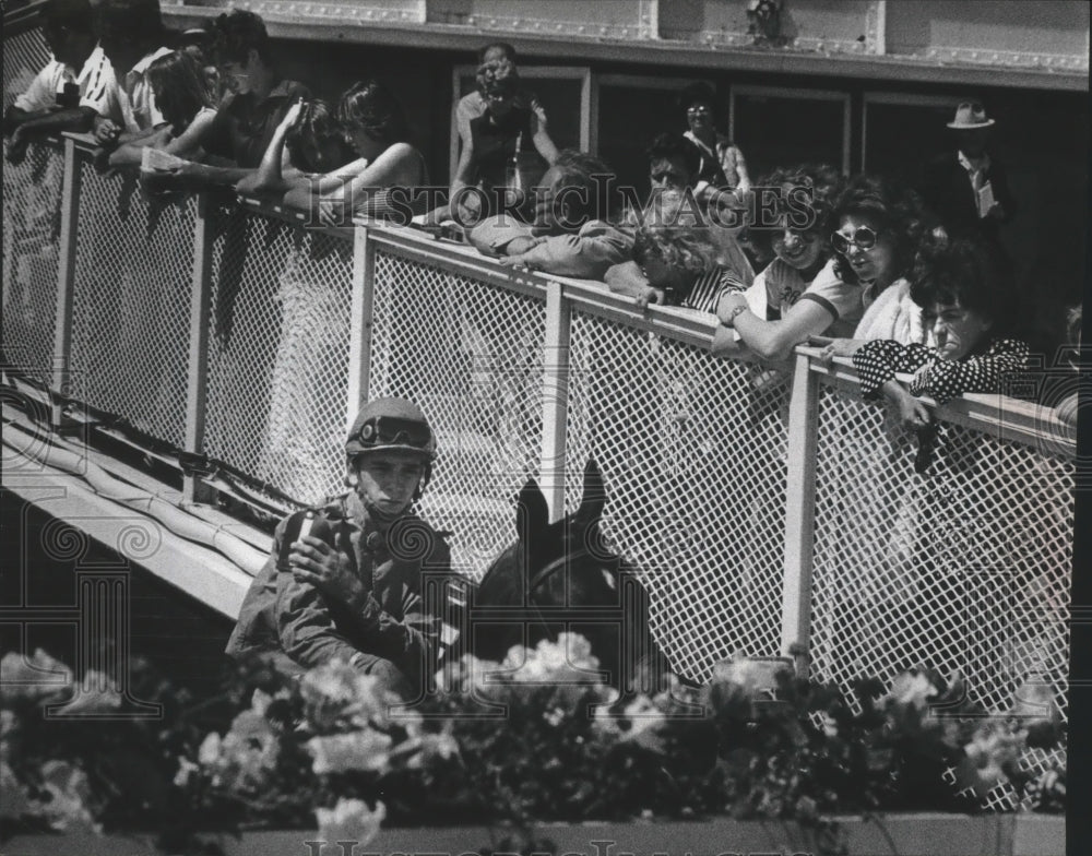 1978 Press Photo Young Jockey Ron Hirdes Rides Onto Track at Arlington Park- Historic Images
