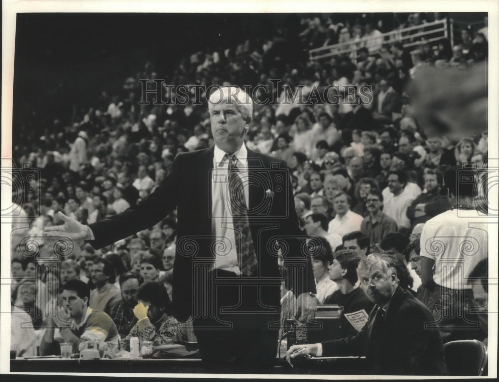 1991 Press Photo Milwaukee Bucks basketball coach, Del Harris - mjt13068- Historic Images