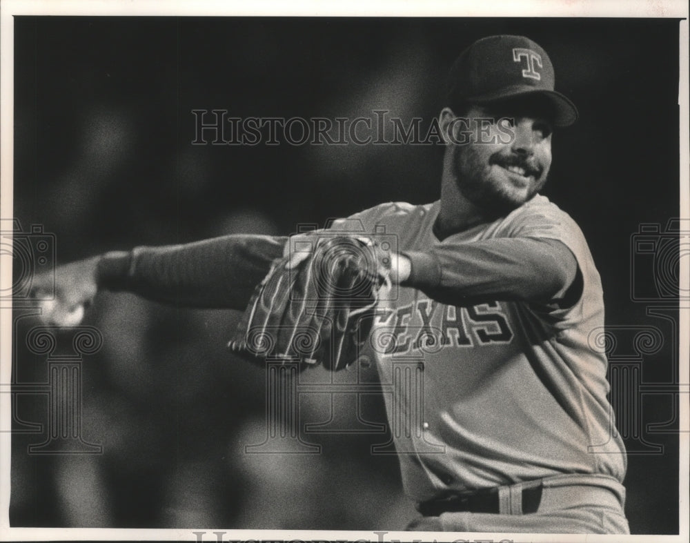 1988 Press Photo Jeff Russell, Texas baseball pitcher - mjt13130- Historic Images