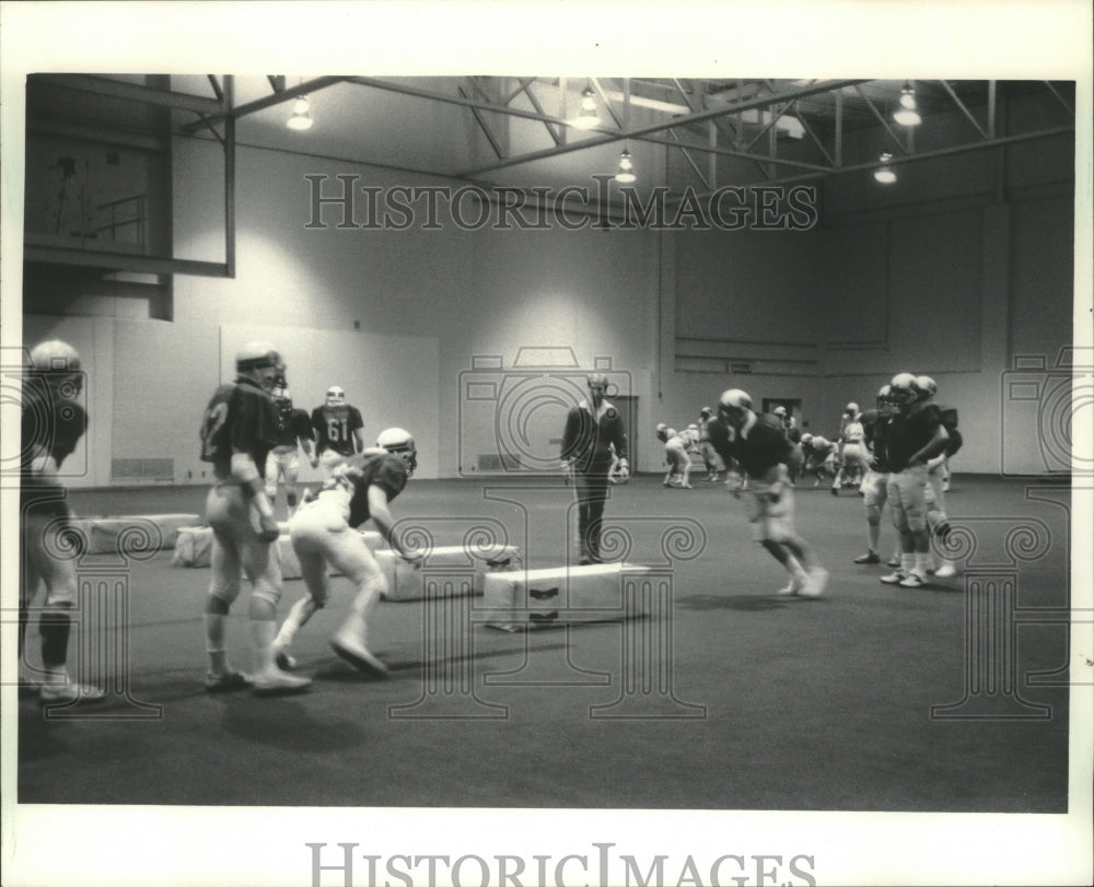 1985 Press Photo Turf room in Marquette used by N. Michigan Univ football team- Historic Images