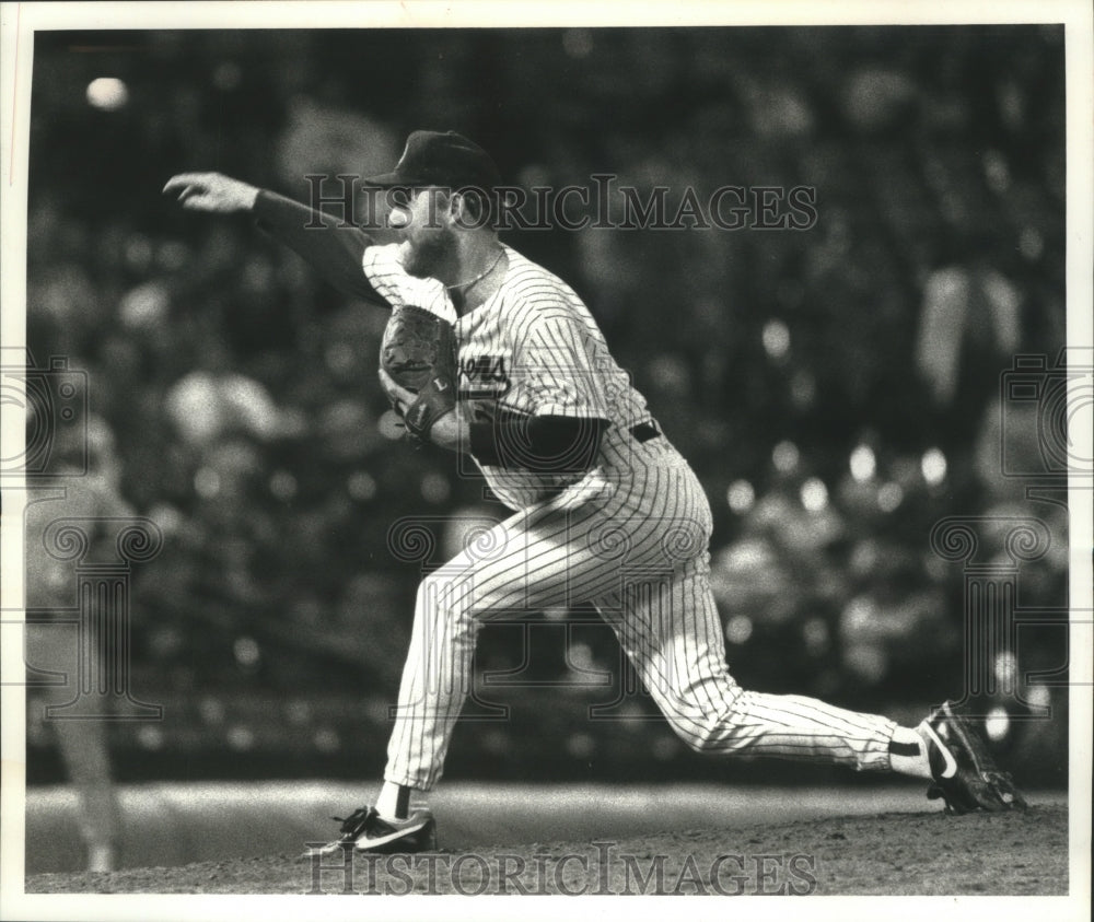 1990 Press Photo Baseball player Ron Robinson of Milwaukee Brewers. - mjt13213- Historic Images