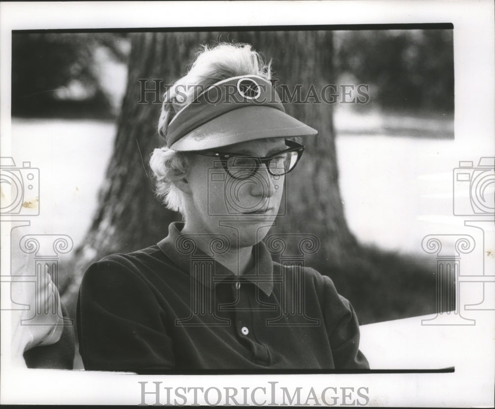 1964 Press Photo Women Golfer Mary Beth Nienhaus, Wisconsin - mjt13356- Historic Images