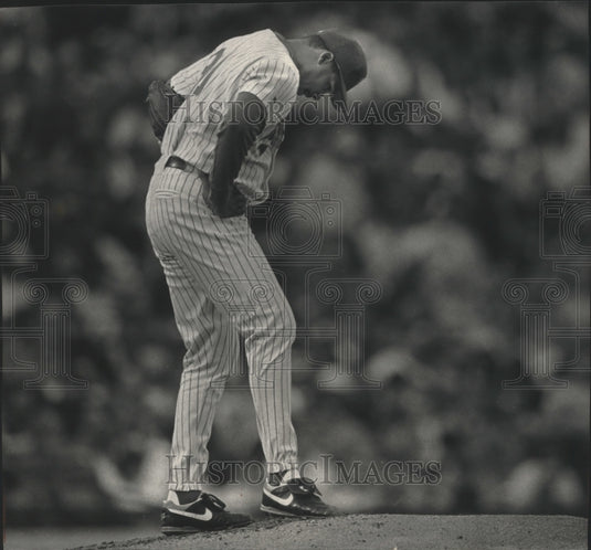 1992 Press Photo Brewers baseball starter Jaime Navarro at County Stadium- Historic Images