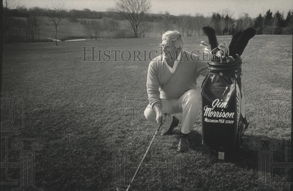 1989 Press Photo Golfer Jim Morrison scans the Dretzka course - mjt13420- Historic Images