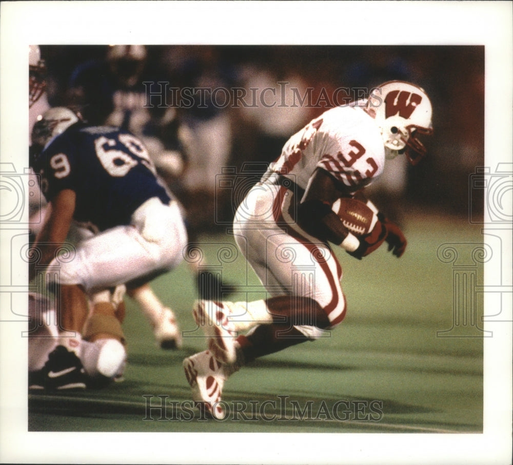 1993 Press Photo Wisconsin football player Brent Moss, Mr. 181 Yards - mjt13430- Historic Images