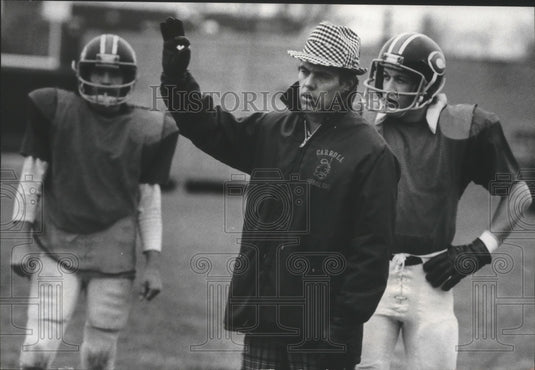 1978 Press Photo Carroll College football Steve Miller directs practice.- Historic Images