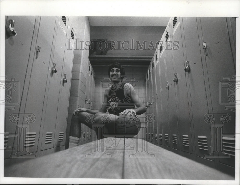 1977 Press Photo Stevens Point basketball player, Pete Miller - mjt13480- Historic Images