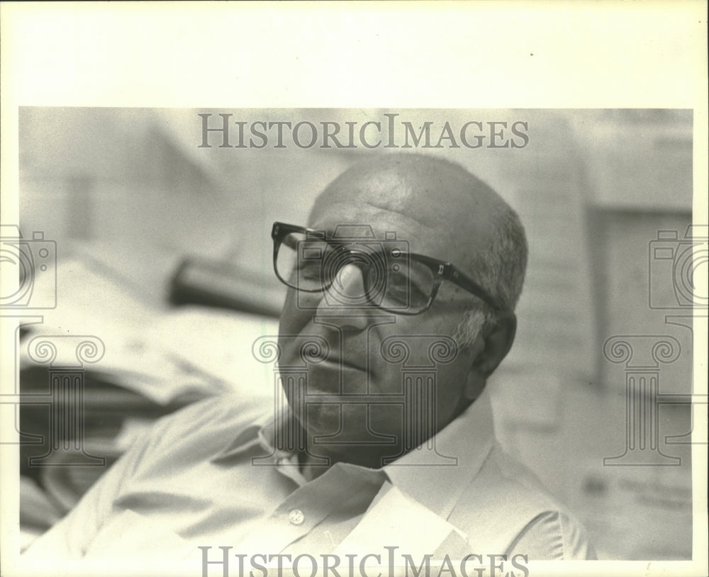 1982 Press Photo Americo J. &quot;Mertz&quot; Mortorelli, football coach at UW-Superior- Historic Images