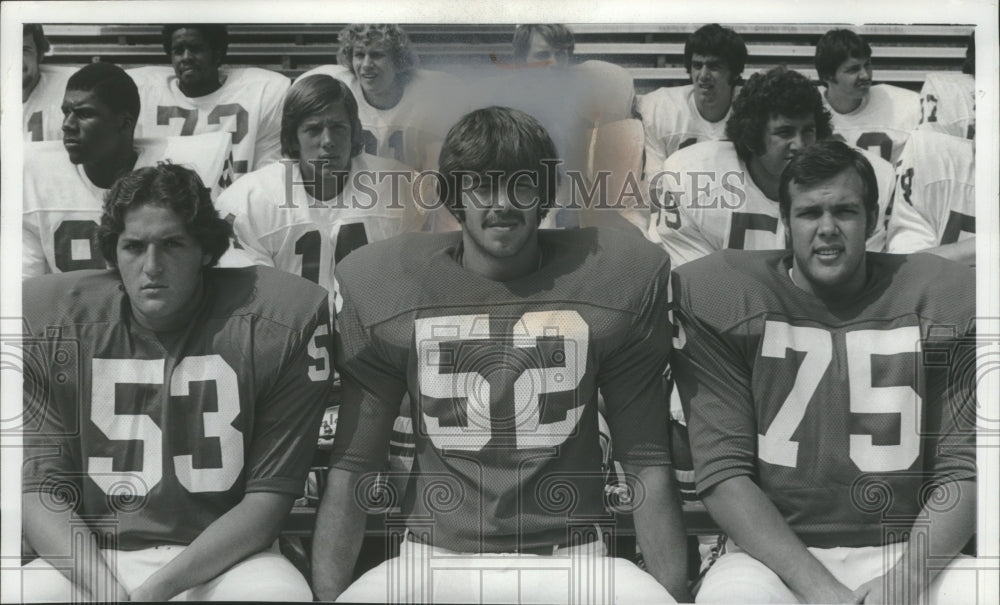 1976 Press Photo University of Wisconsin football team, Jim Moore (52)- Historic Images