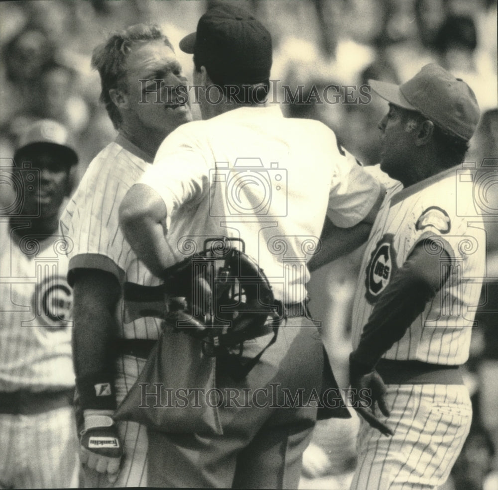 1986 Press Photo Chicago baseball player Keith Moreland argues with umpire- Historic Images