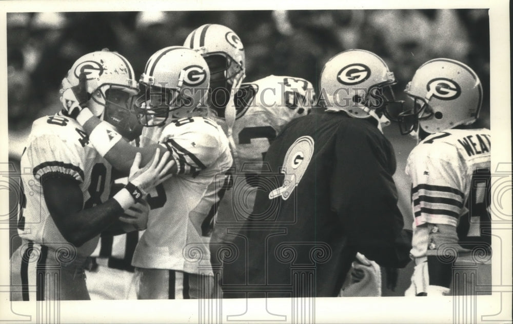 1990 Press Photo Sterling Sharpe (left) celebrates his touchdown with Jeff Query- Historic Images