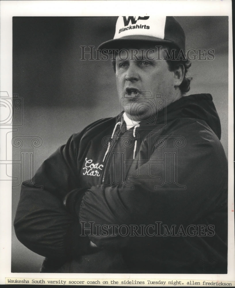 1990 Press Photo Dave Hardt, Waukesha South Blackshirts soccer coach - mjt13639- Historic Images