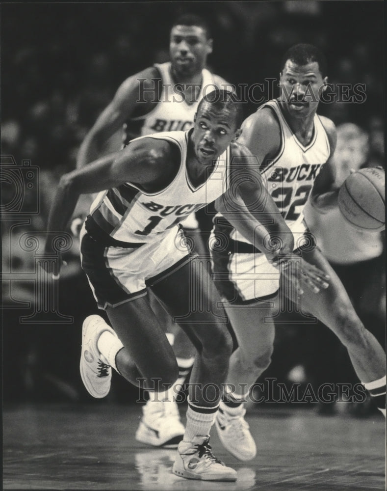 1986 Press Photo Bucks Guard Craig Hodges against the 76ers - mjt13683- Historic Images