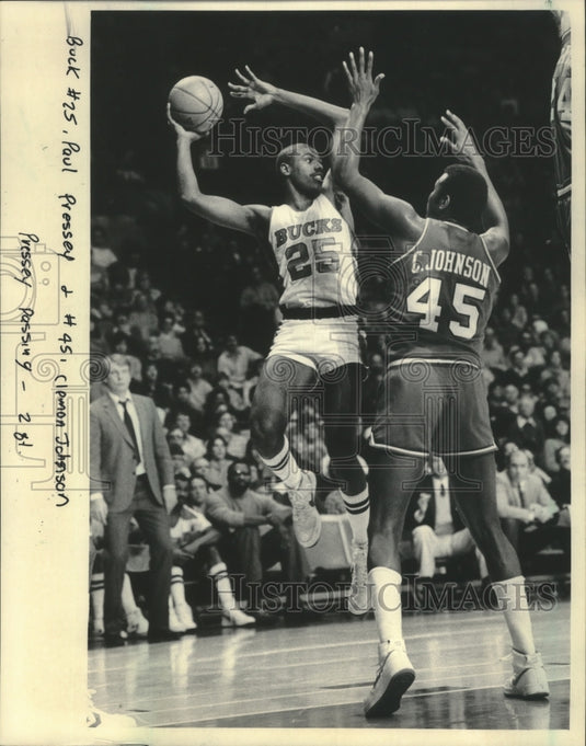 1983 Press Photo Bucks basketball's Paul Pressey against Clemon Johnson- Historic Images