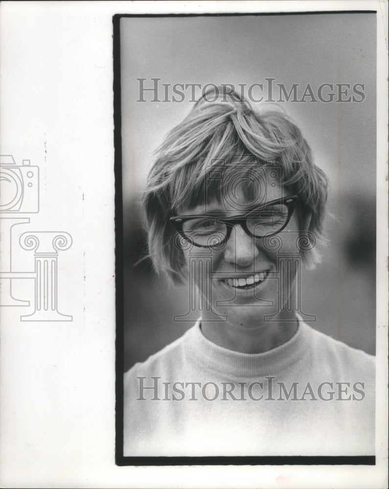 1969 Press Photo Head and shoulders of happy golfer Mary Beth Nienhaus.- Historic Images