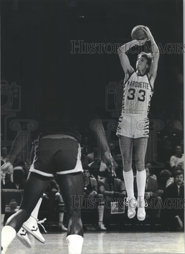 1981 Press Photo Marquette Warriors basketball player Terrell Schlundt in action- Historic Images